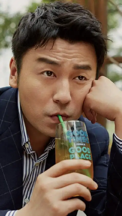 雷佳音帅气写真手机壁纸