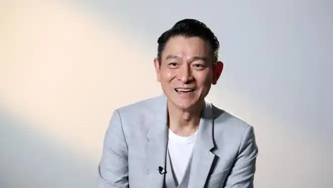 且没有授权任何公司,个人在此白酒产品上使用刘德华本人的肖像及姓名