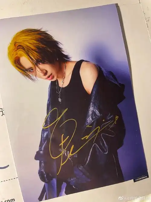 王琳凯超话#小鬼元宇宙世界杯音乐盛典##小鬼粉丝团建氛围感#收到签名