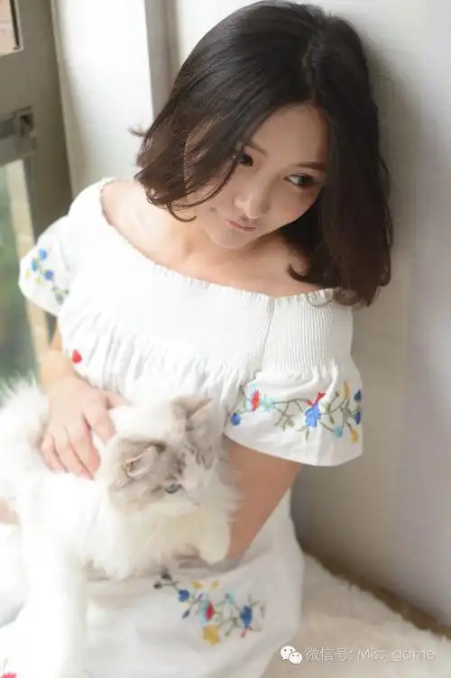 看着miss大小姐一众女神个个成为猫奴,我只想说,放开那只猫,让我来