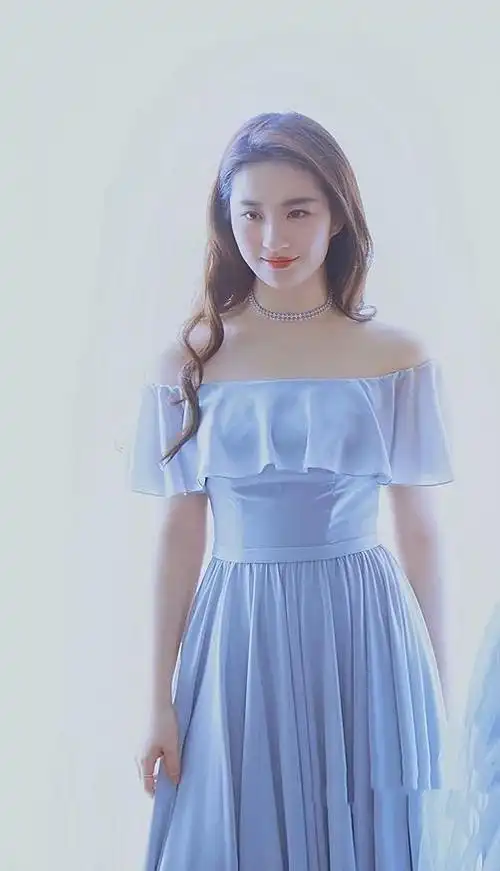 刘亦菲与其他女星站一起才知道啥是优势身材珠圆玉润反而更好看