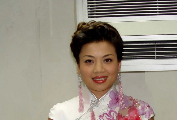 张也事业顺利,感情却一直坎坷在张也事业光辉的照耀下,张也失败的婚姻