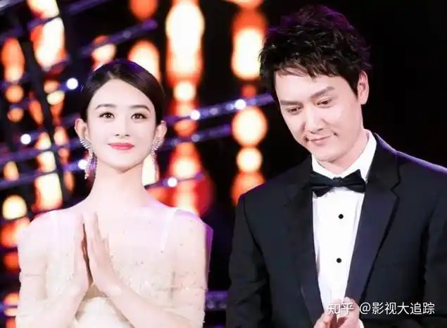 冯绍峰现身亲子运动会,5岁想想拿到金牌开心展示,模样像极妈妈