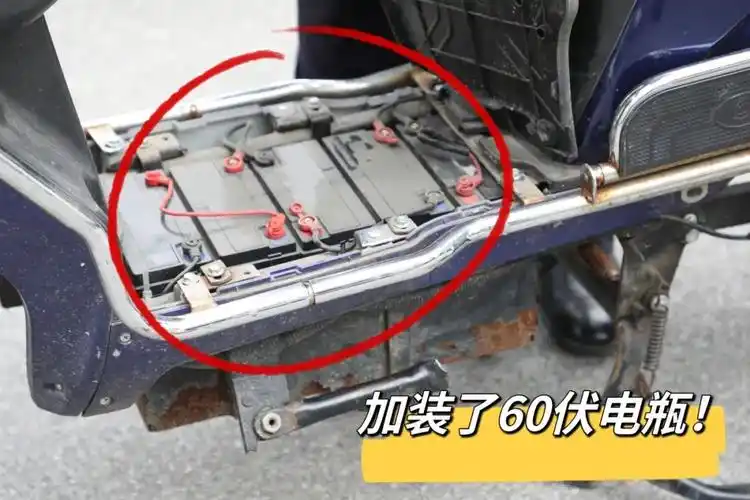 警方抓获非法拼改装电动自行车犯罪嫌疑人8名,现场查获各类电瓶950组