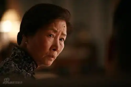 吕中饰演瞿母