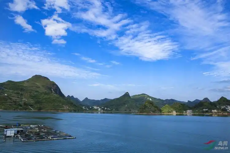 绿水青山 蓝天白云