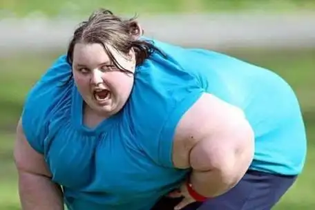 她是世界上最胖的人体重1450斤被老公深爱生活方式引争议