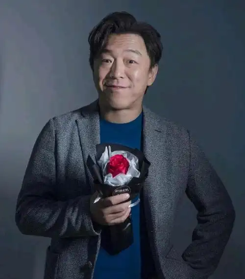 马云给黄渤一道送命题,黄渤仅用8个字高情商解围