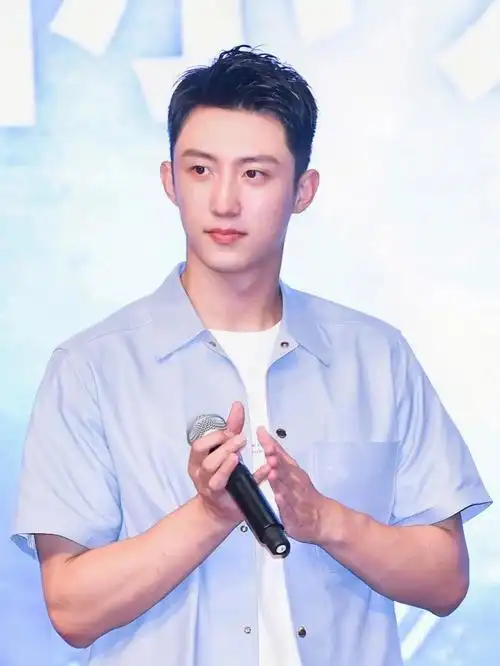 说不清楚为什么爱你,但你就是我不爱别人的理由95#黄景瑜