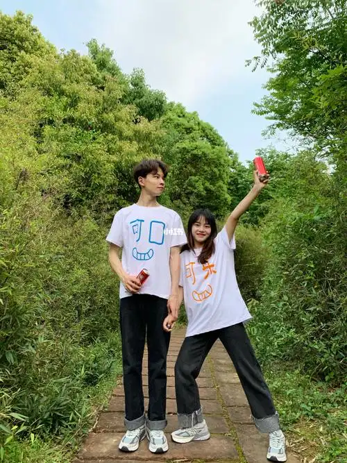 150cm175cm身高差情侣简约可口可乐t恤