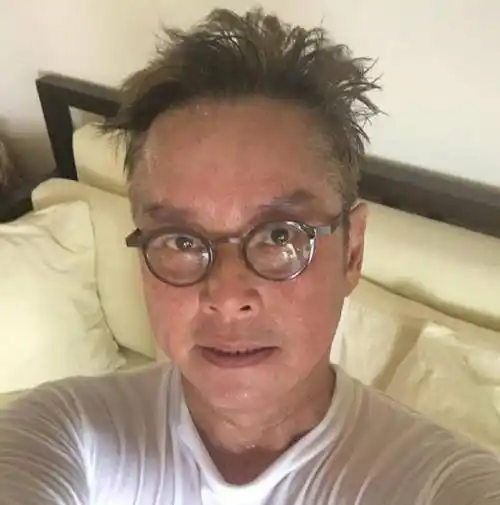原创70岁谭咏麟晒近照身材肥胖皱纹丛生网友越来越像李连杰