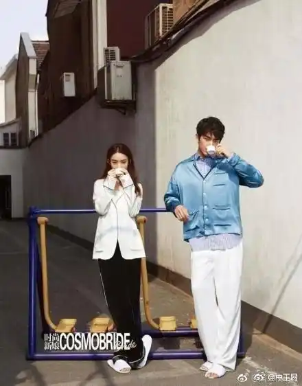 林更新的鞋码成标杆吴亦凡黄子韬都和他比脚大赵丽颖只有他的一半大