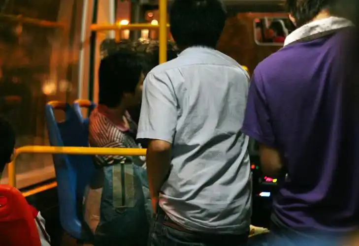 曝光不文明行为-占位有方