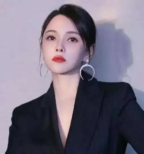 这一次,女星伊能静让世界刮目相看!