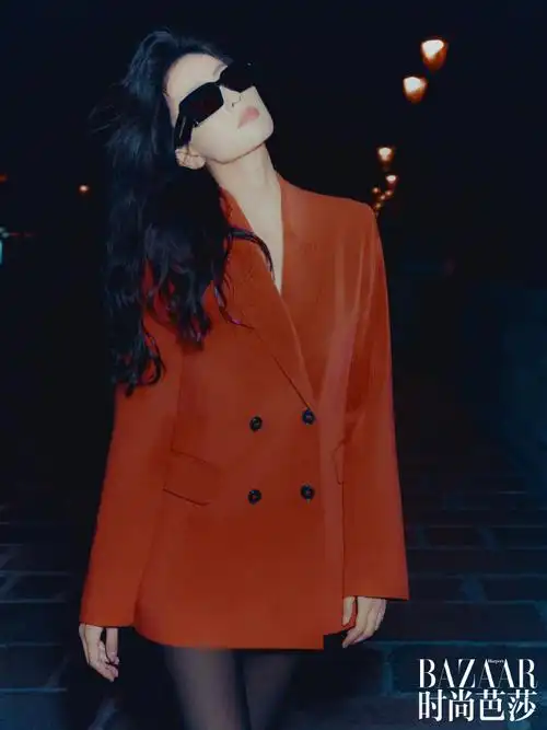 时尚芭莎 harpers bazaar supplement  december  2023落日巴黎