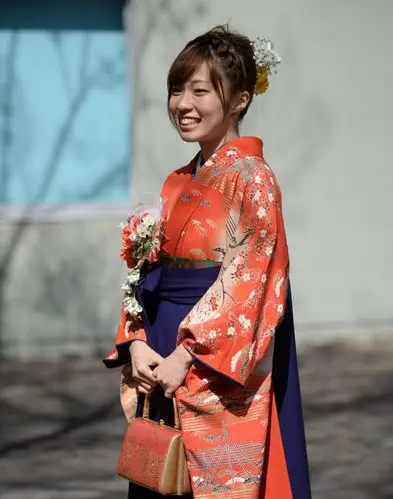 参观日本女子大学毕业式:这一天,她们显得格外娇媚!