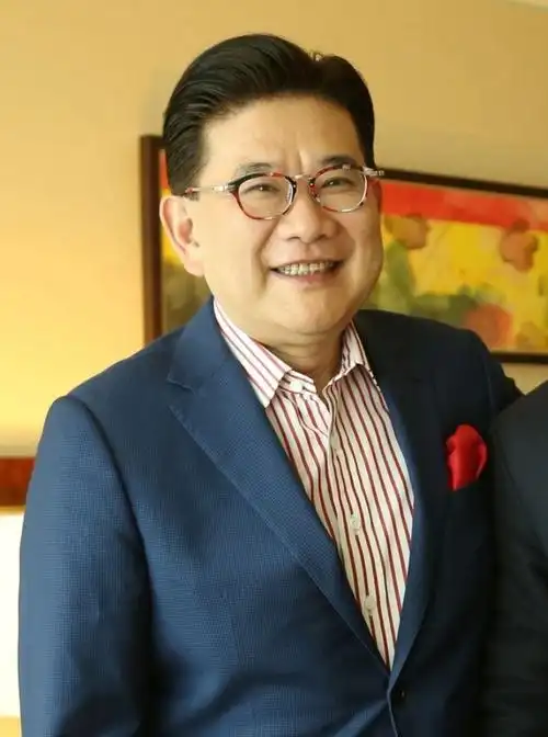 曹可凡(中国内地男主持人,同济大学客座教授)_摘编百科