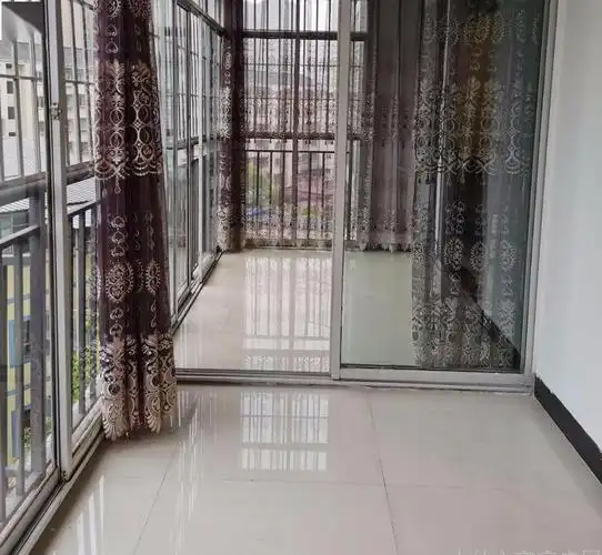 大竹房产急售急售东湖天誉城886㎡精装3房业主急用钱只要58万