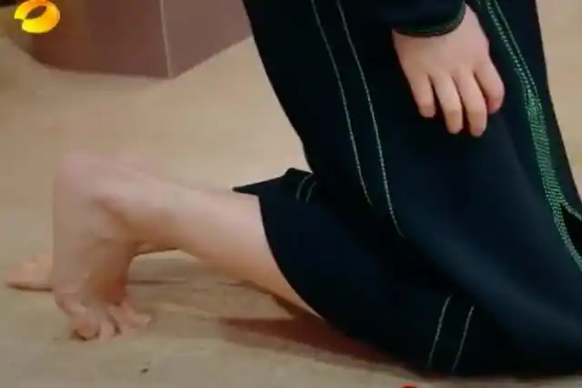 鄢颇转发梅婷微博并称赞了她曾微博表示希望梅婷能站出来澄清