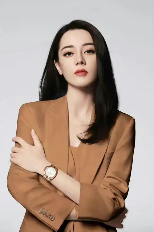 被女明星的霸气发言爽到了#迪丽热巴:凭什么女孩到了30岁就是一个