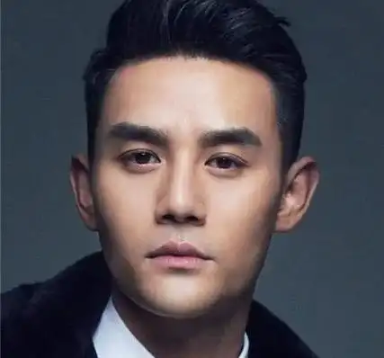 通过发际线看一个人的性格特征,有美人尖面相的人命运怎么样?