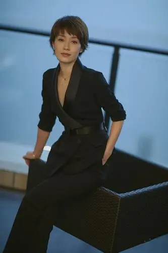 马伊英姿飒爽时尚性感写真图片