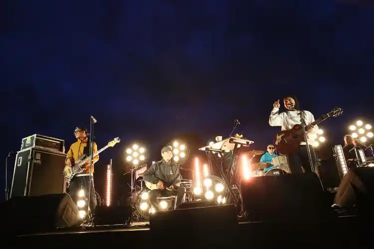 在零下8度的夏天与痛仰乐队一起走过北疆