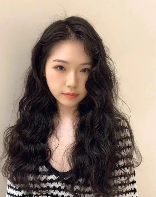 2021新年发型别乱剪16款洋气烫发送给你蓬松瘦脸又百变