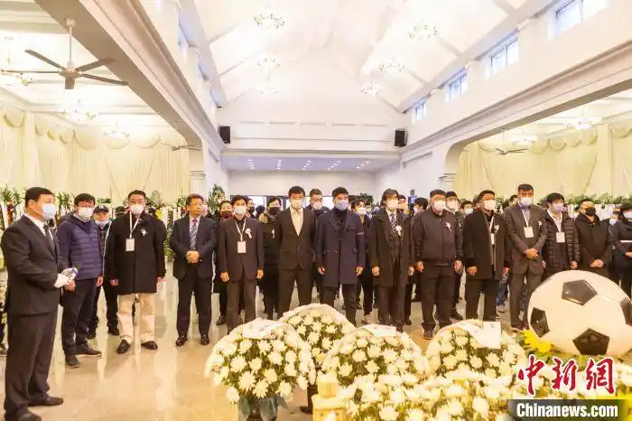 "3月12日,迟尚斌遗体告别仪式在大连市殡仪馆举行.社会各界人士