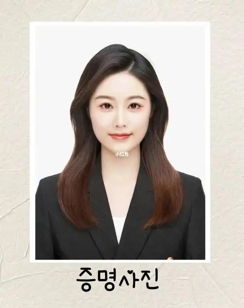 黑西装韩式证件照职场专用