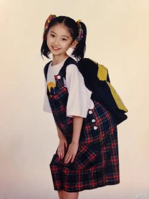 景甜杨紫李晟杜海涛 众星微博晒童年照萌趣可爱