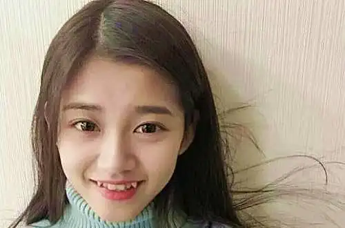 日本独特的审美观女性喜欢留着一对大虎牙你觉得好看吗