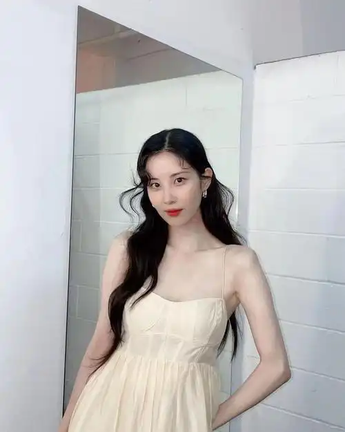 透明肌肤,纯洁魅力好身材,回归之前变得更漂亮了",对少女时代徐贤公开