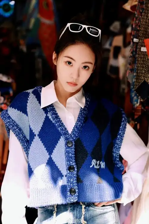 看美照灯播出|孙芮_新浪新闻