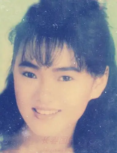 伊能静出道时青涩旧照曝光,那时候的她原来长这样