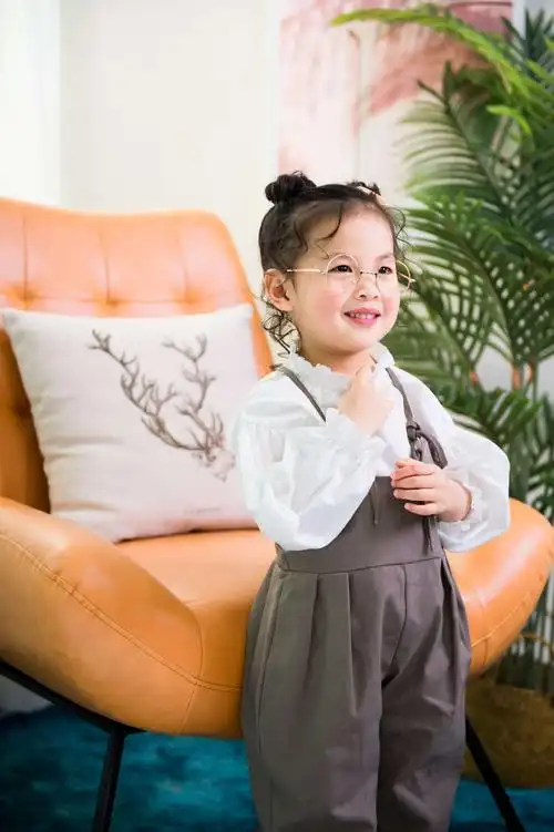 周芝澄三岁艺术照