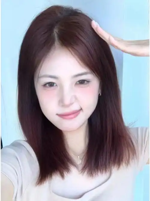 宿舍自拍新学的高颅顶发型好爱