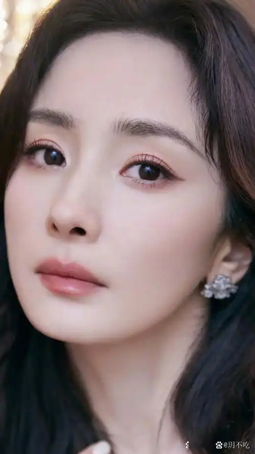 杨幂,红唇白牙,美极了