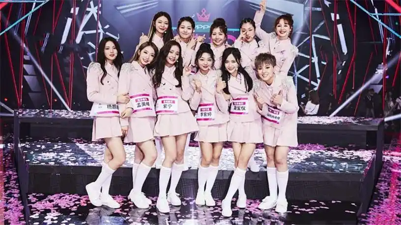 炙热的我们丨回忆《火箭少女101》成团蜕变,从青涩少女到精灵舞台