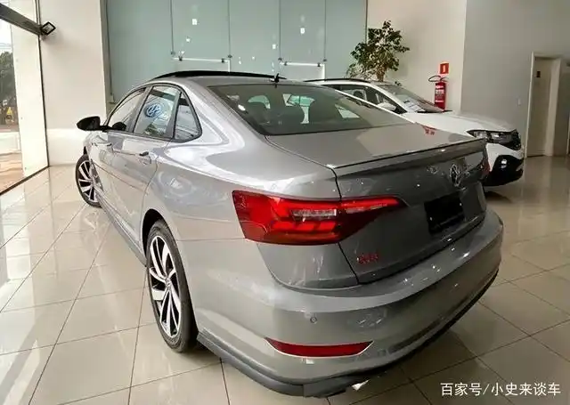 大众"运动版速腾"实车到店!预售11.8万配高功率2.0t 8at,真帅