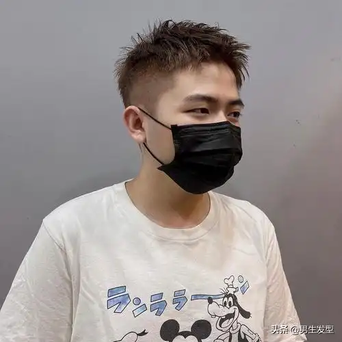 男生留什么发型好看 男生清爽短碎发-诚智百科网