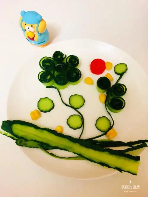 骨瘦如花的厨房做的春暖花开黄瓜摆盘