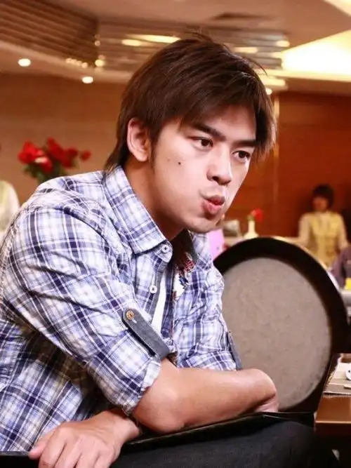 男明星:陈柏霖摩登新人类-小虾米