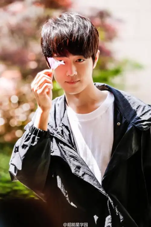 肖战超星星学园