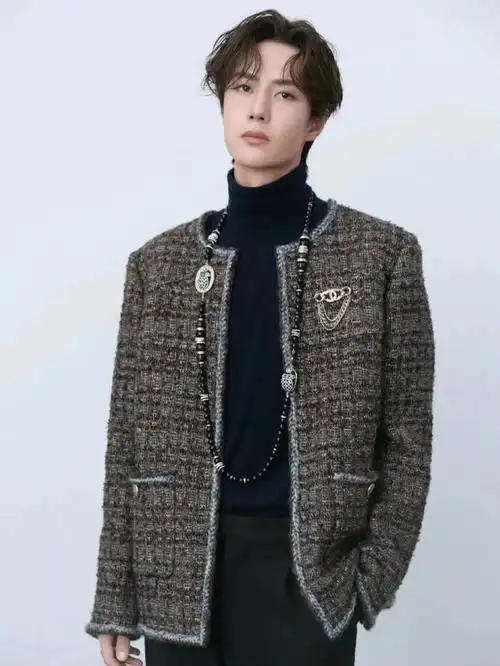 王一博周迅香奈儿外套