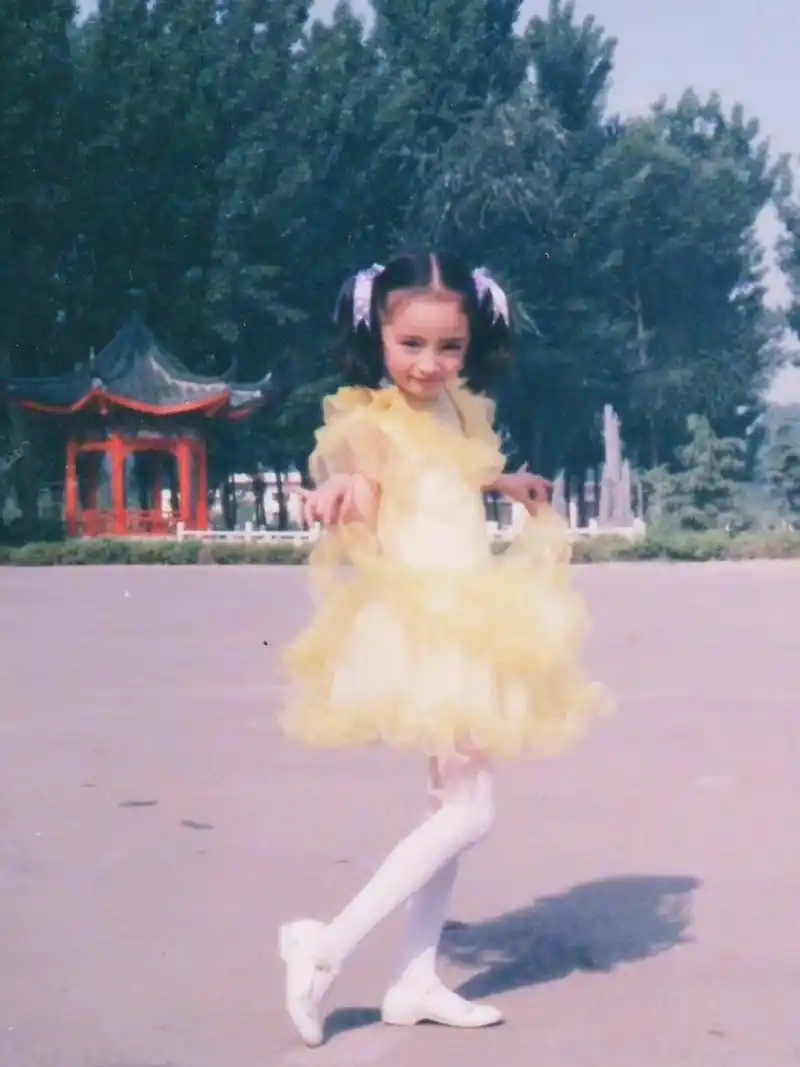 看到小时候的杨幂忍不住分享给姐妹们.谁能明白我此刻的心情呢!