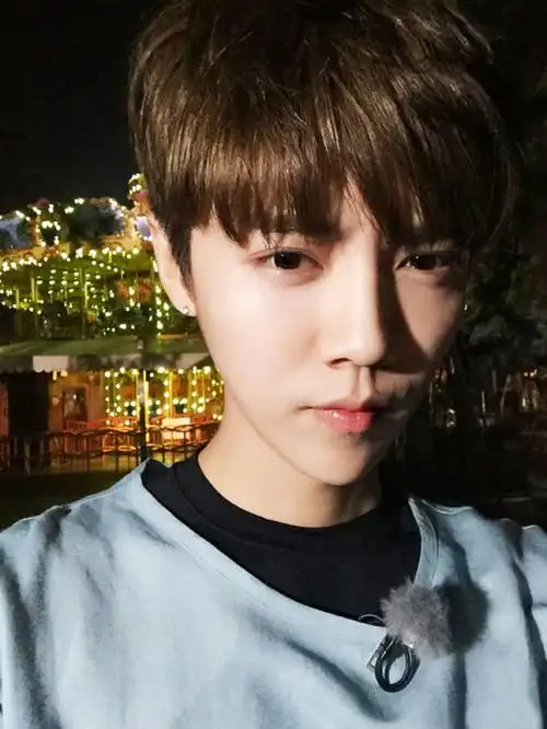 鹿晗 自拍-堆糖,美好生活研究所