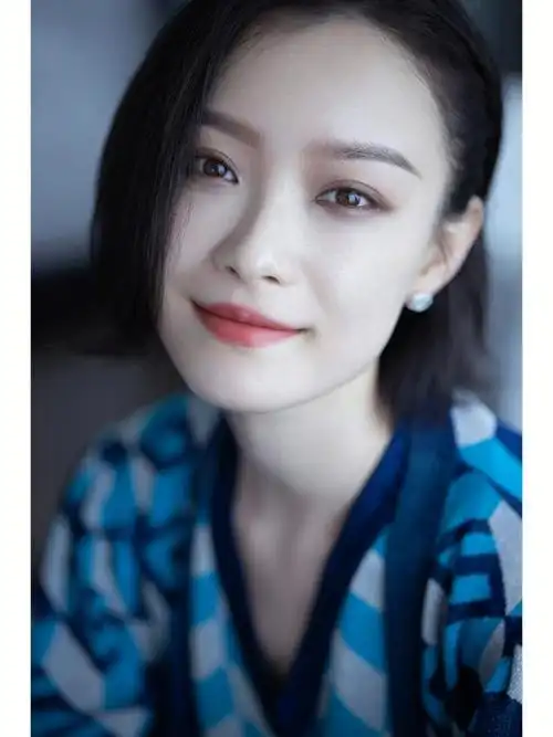 倪妮夏日甜心女主装