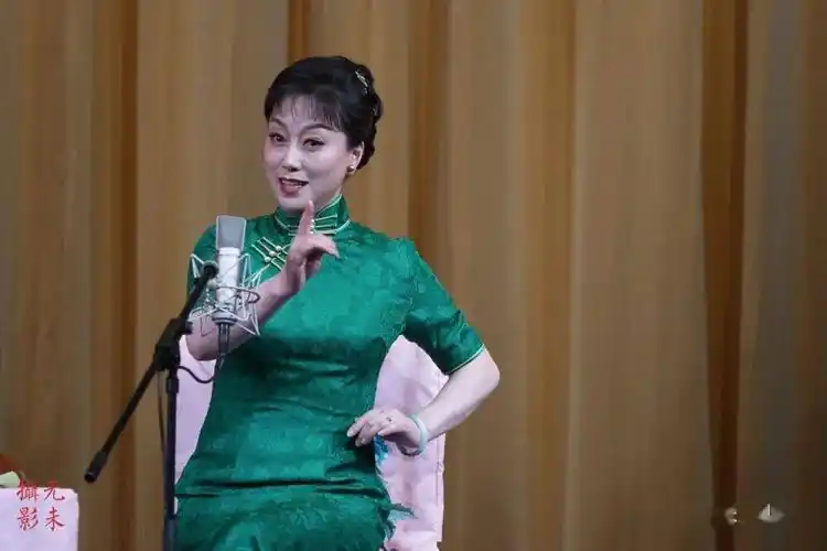 演出嘉宾盛小云演出嘉宾高博文,张建珍弹词选回《长生殿·絮阁争宠》