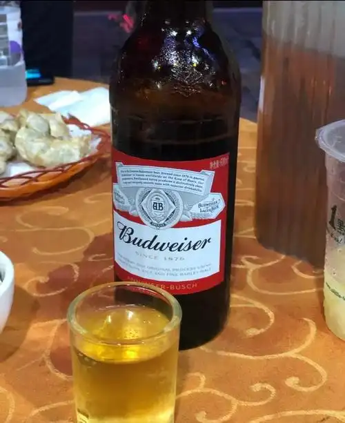 深夜十二点的花都在上演什么